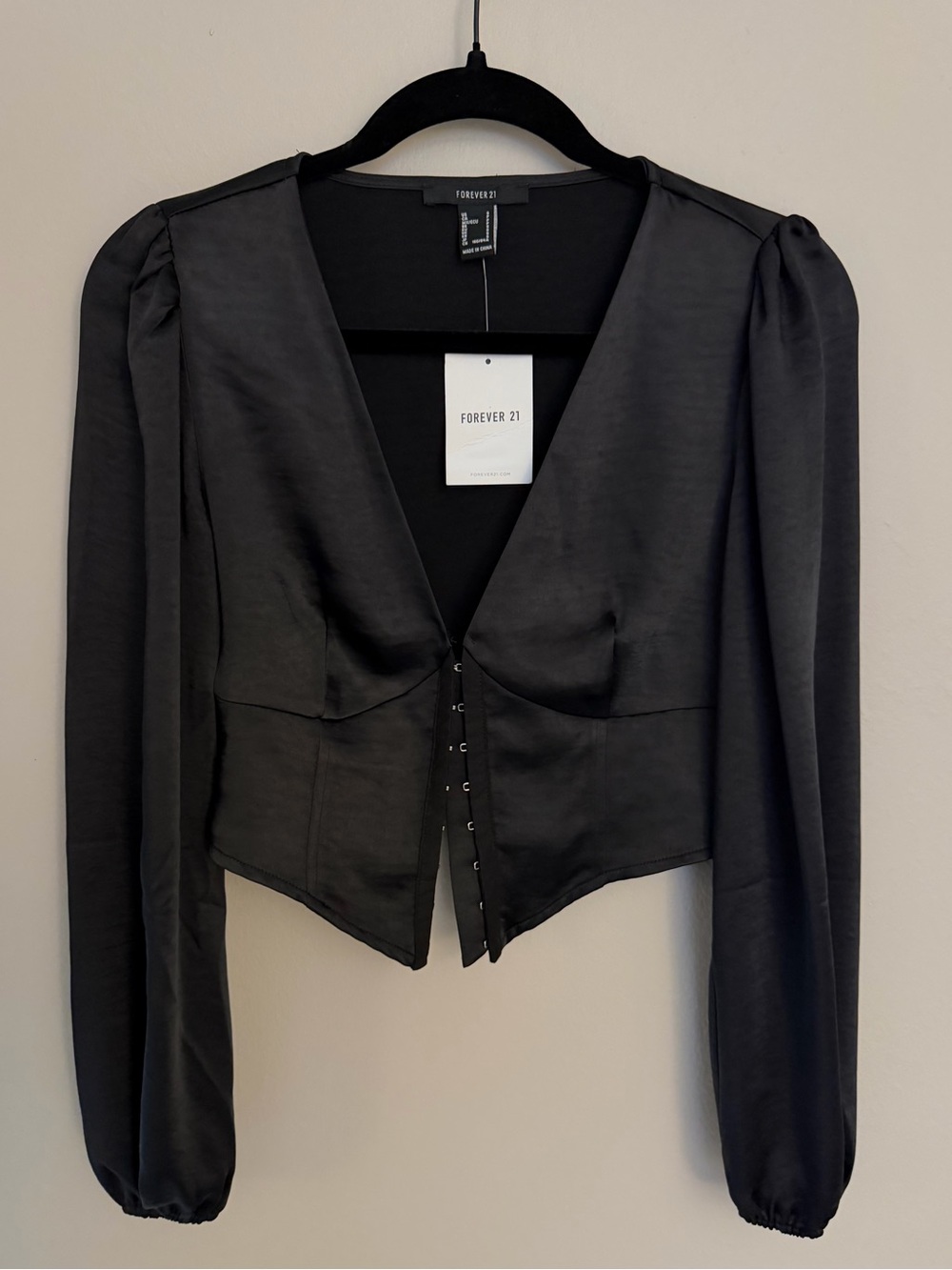 Forever 21 Cropped Black Outing Blouse NWT Small
